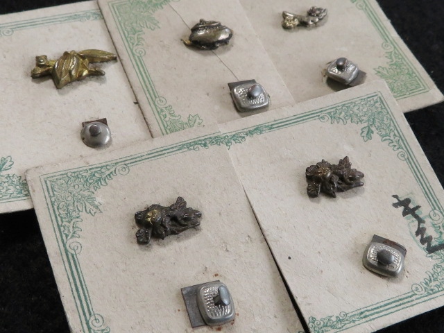 蔵出し/古い前金具5点まとめて 留め具 笹に蝸牛 梅花 香炉 菊 金工 彫金