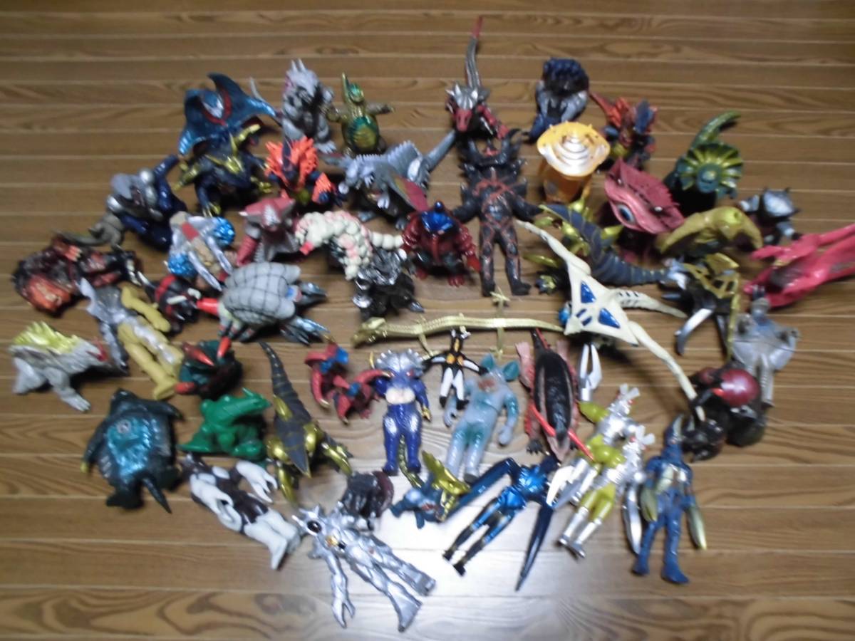 ★ウルトラマン怪獣★写真に写っているものすべて！