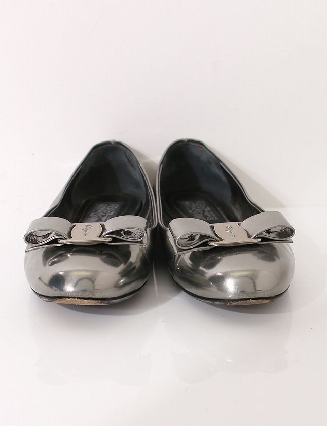 サルヴァトーレフェラガモ Salvatore Ferragamo バレエシューズ フラットシューズ ヴァラ シルバー 23cm シューズ 6 レザー