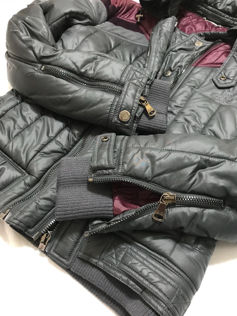 極美品 雪山使用を普段着で使う贅沢な一着【ドルチェ&ガッバーナ/D&G】 切り返し 都会的 ダブルライダース風 ダウン ジャケット