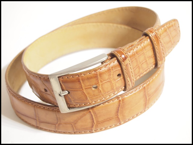  A4477f18 VACCARI ヴァッカーリ リアルアリゲータ レザーベルト 茶 105/90 rb(皮革、レザー)｜売買されたオークション情報、yahooの商品情報をアーカイブ公開 - オークファン 皮革、レザー