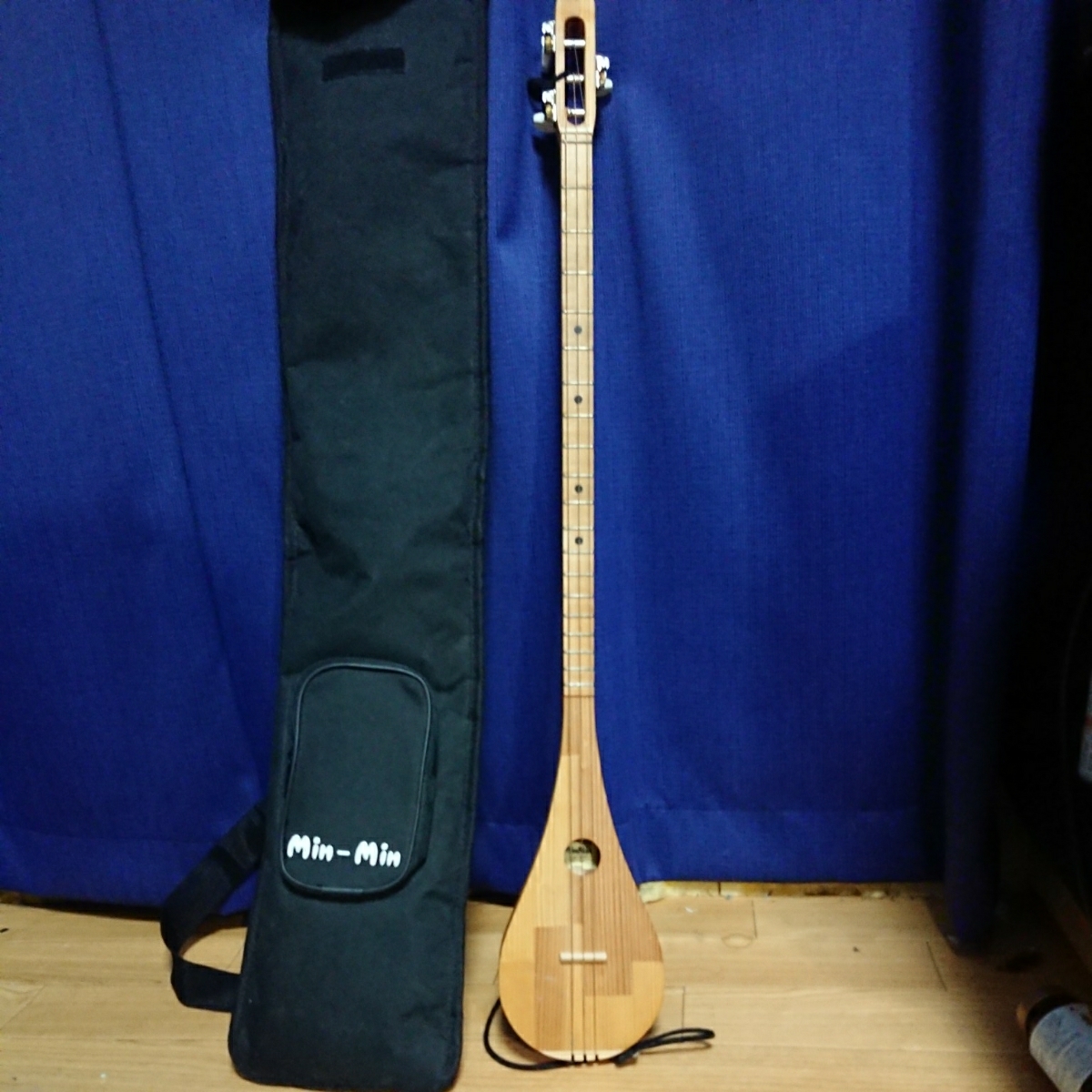 ミンミン MinMin みんなの民族楽器 3弦ギター MINMIN by Hosco HOSCO