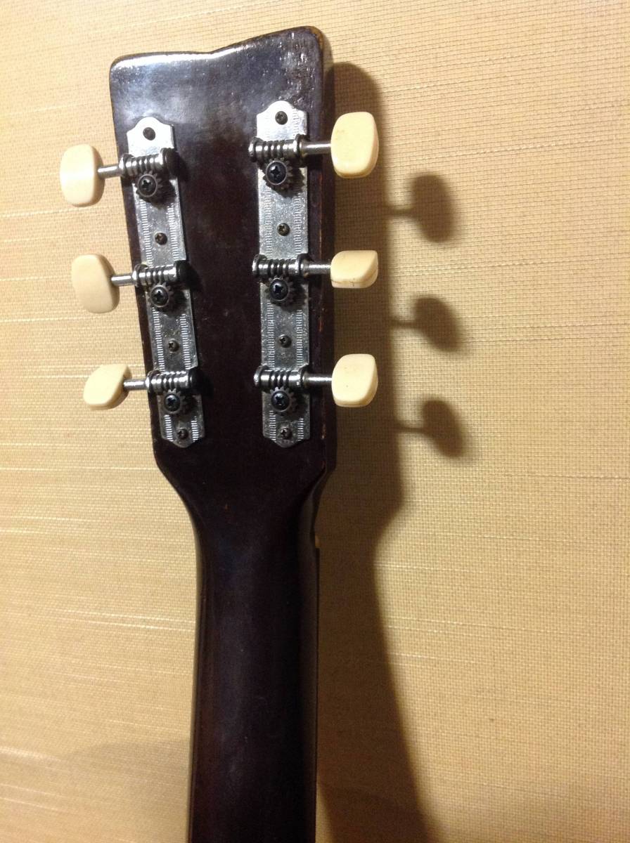 赤ラベル YAMAHA FG-110 ヤマハ 1968年製のヤマハFG-110、赤ラベル付き