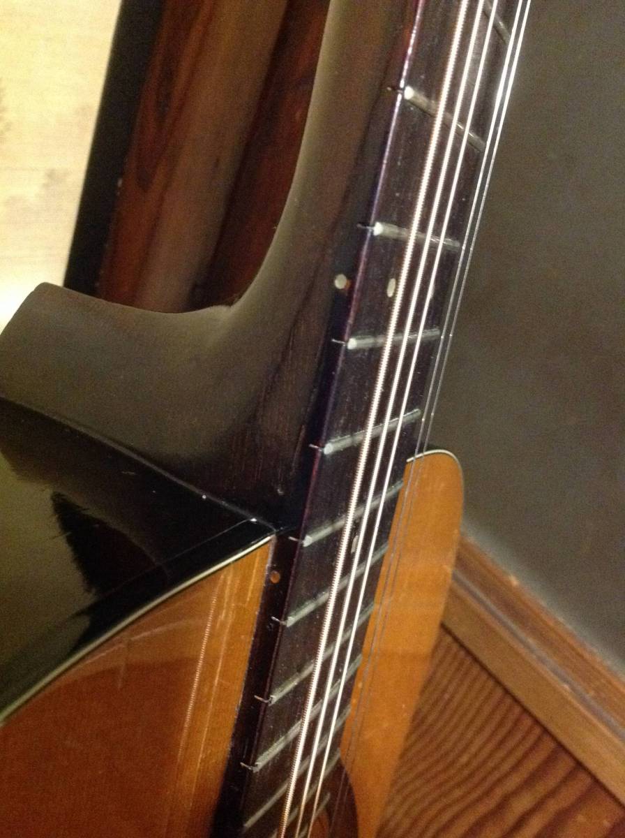 赤ラベル YAMAHA FG-110 ヤマハ 1968年製のヤマハFG-110、赤ラベル付き