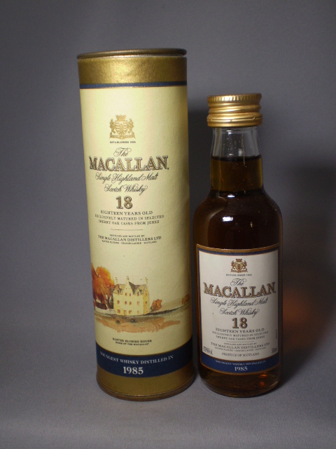 ミニチュア　・　Single－Malt　「　Macallan　 　１９８５　１８年　」　ケース入り