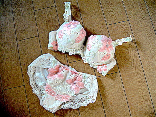 79536☆MARUCO/マルコ 補正下着 3/4カップ ショートブラジャー カリー