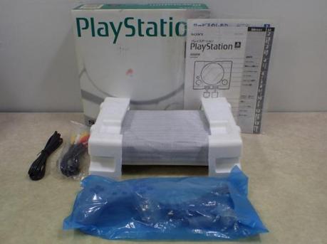 美品! PS SONY プレイステーション本体 SCPH-5000 箱説付【10