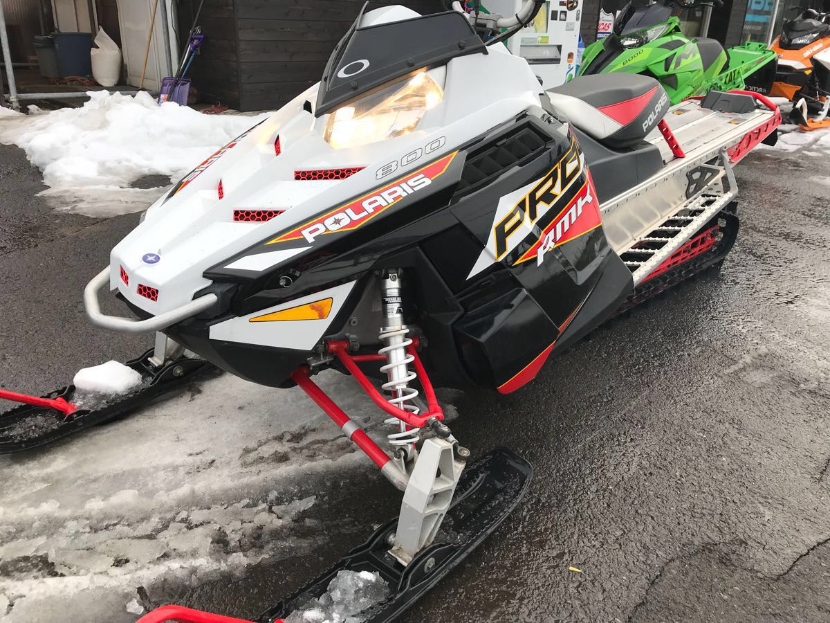 ポラリススノーモービル 2015年