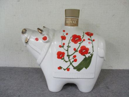 サントリー ローヤル ウイスキー 丑年 牛 2009年 干支ボトル 陶器