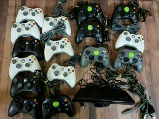 爆買い，人気セール ジャンク XBOXコントローラ＋３６０KINECTセンサー＋クイックリリースコネクタ メモリーカード まとめ売り(アクセサリ、周辺機器)｜売買されたオークション情報、yahooの商品情報をアーカイ アクセサリ、周辺機器