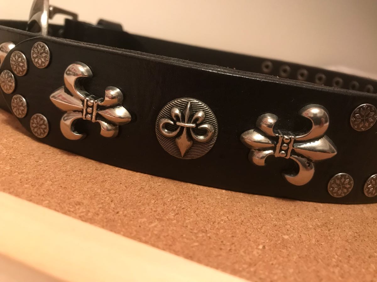 クロムハーツ CHROME HEARTS STRAP シルバー&frasl;ブラック クロムハーツ（原本無） クロムハーツタイプ　本皮　ベルト　ブラック　クラシックオーバルクロス　BSフレア　スタッズ レザー　chrome