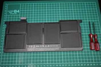 MacBook Air 11 A1465 2013年モデルから外したバッテリーA1495 対応 2011～2016　ドライバー付き 013705