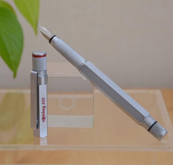 新品同様　ロットリング　600万年筆　ペン先B　モンブラン149万年筆や作家シリーズ、限定万年筆ファンにもおすすめです。