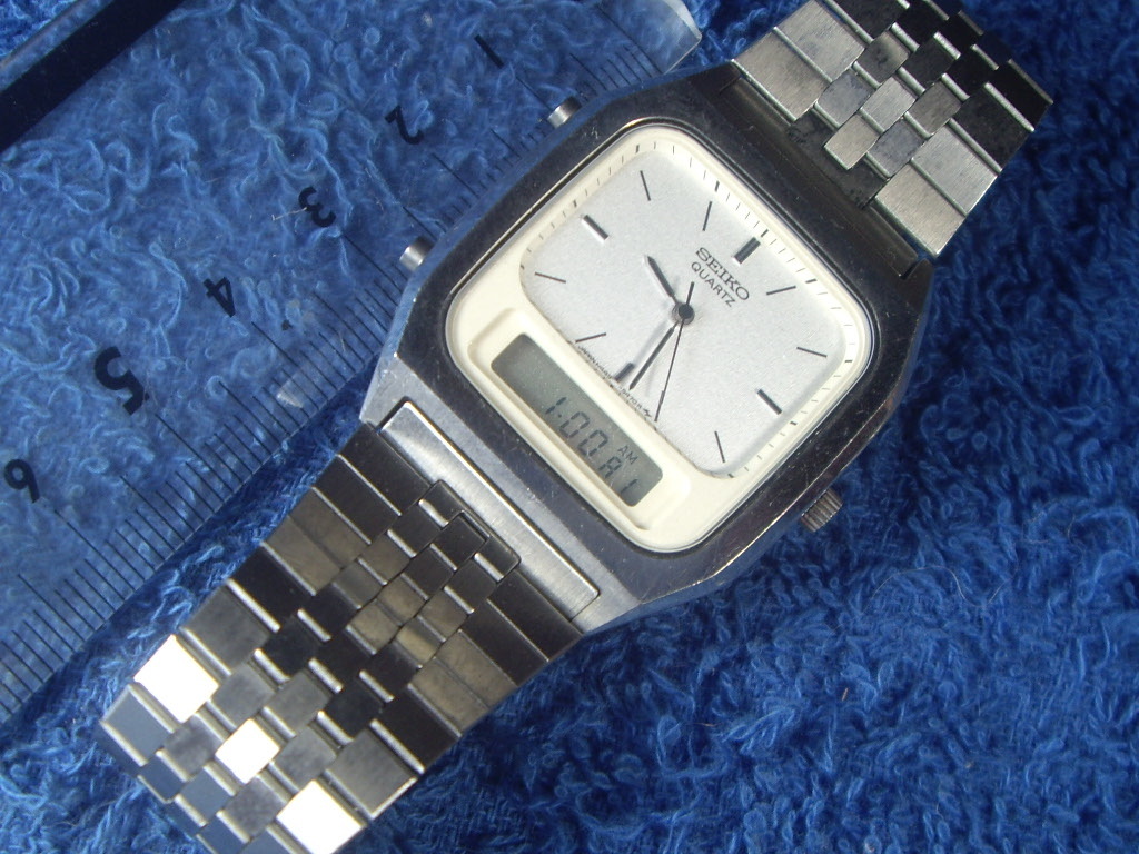 セイコー SEIKO 腕時計 ウォッチ クォーツ デイデイト カレンダー付き
