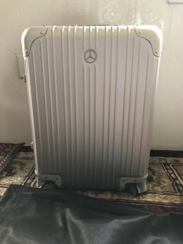 送料無料 未使用 メルセデスベンツ オリジナルアルミスーツケース