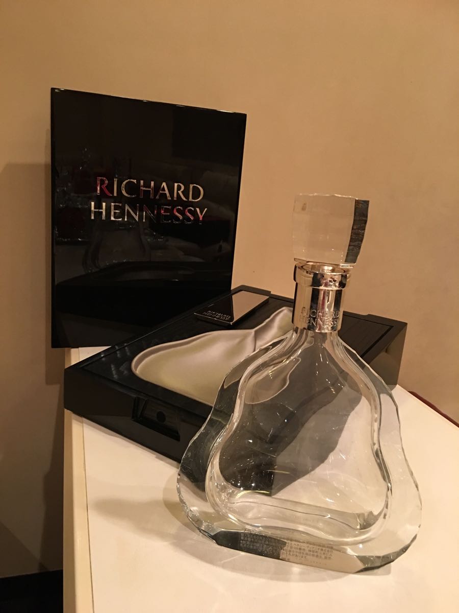 リシャール ヘネシー バカラ ブランデー ボトル 空き瓶 T25042911 リシャール ヘネシー バカラ ブランデー ボトル 空き瓶 T25042911
