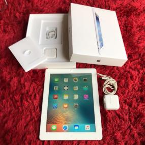 iPad Apple 32GB Wi-Fi - | Wi-Fiモデル 第3世代 3rd White 9.7in