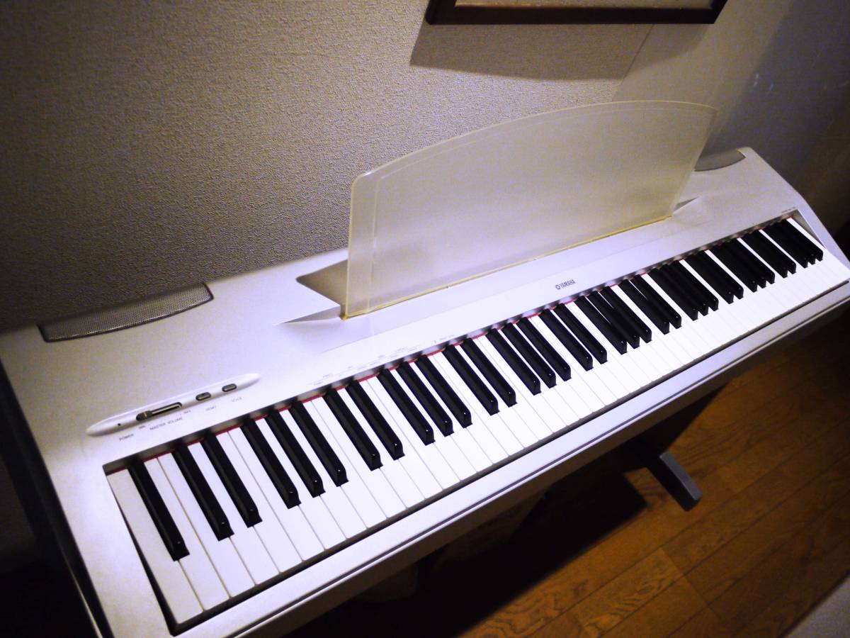 良品YAMAHA P60 ☆88鍵盤☆電子ピアノ☆お届け無料有り☆ □