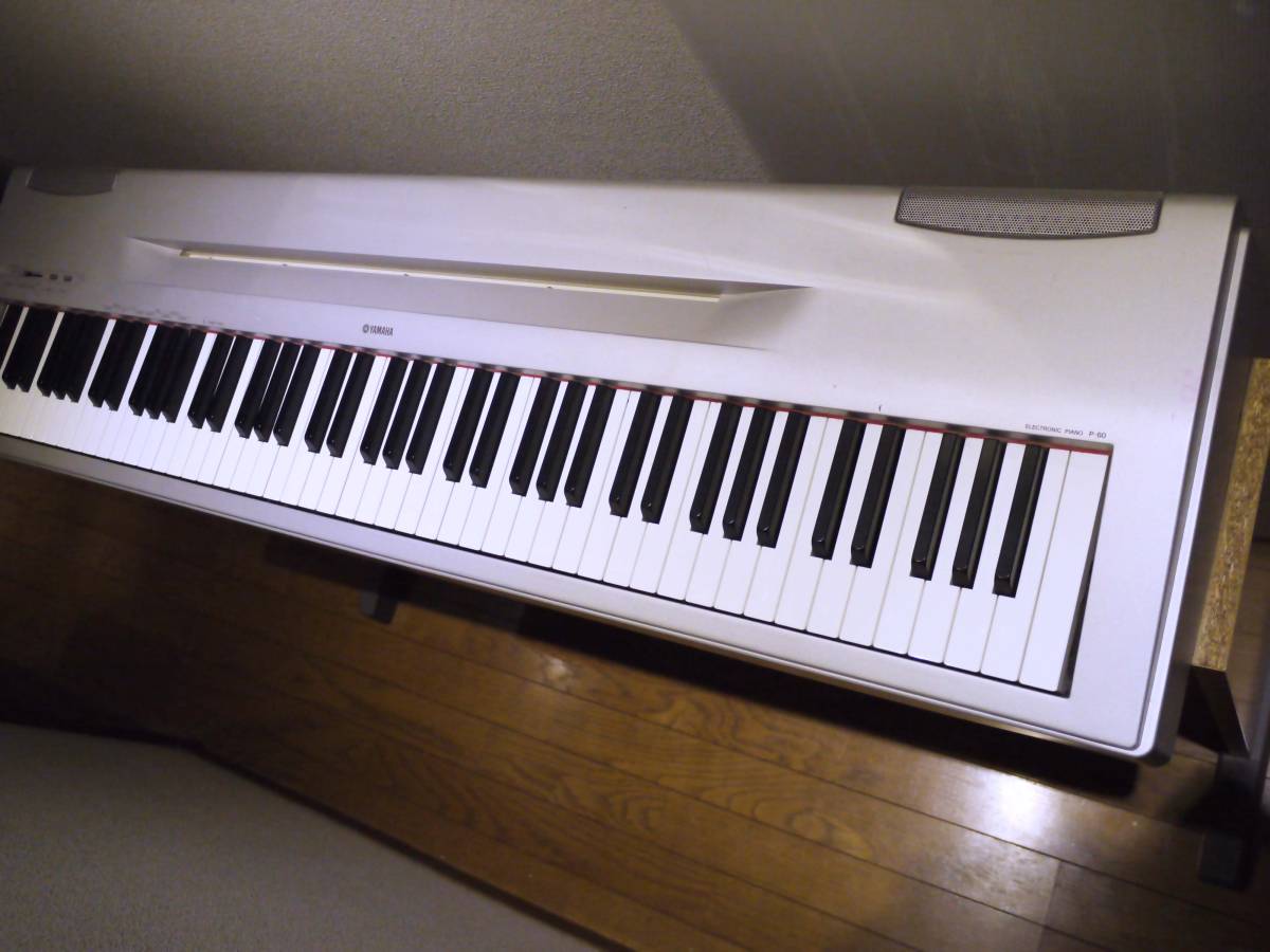 良品YAMAHA P60 ☆88鍵盤☆電子ピアノ☆お届け無料有り☆ □