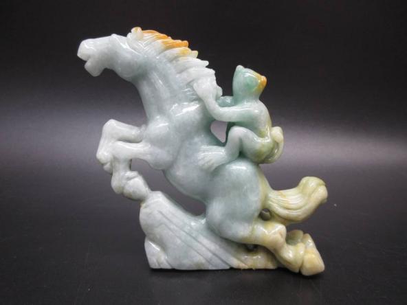 ☆【コレクター放出品】翡翠 置物 馬に乗る猿 彫刻 中国美術☆B6222 置物