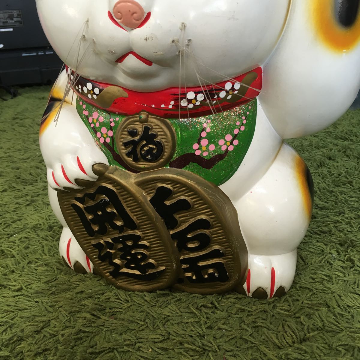 貯金箱 まねき猫 まねきねこ 招き猫 超特大　白猫　招き猫　まねきねこ　貯金箱　最終値下げ ホワイト 置物 開店祝い 両手 白 置物