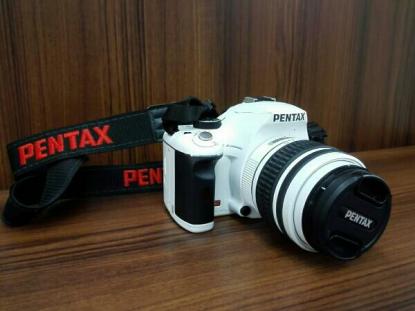 ペンタックス K-xLK BK/WH001 PENTAX K-x レンズキット (ブラック ホワイト 001) デジタル一眼