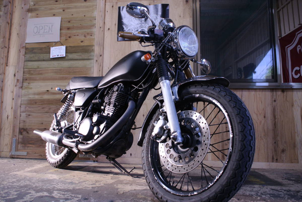 ヤマハ SR400 カフェレーサー ボンネビルタンク SR400 – SR400