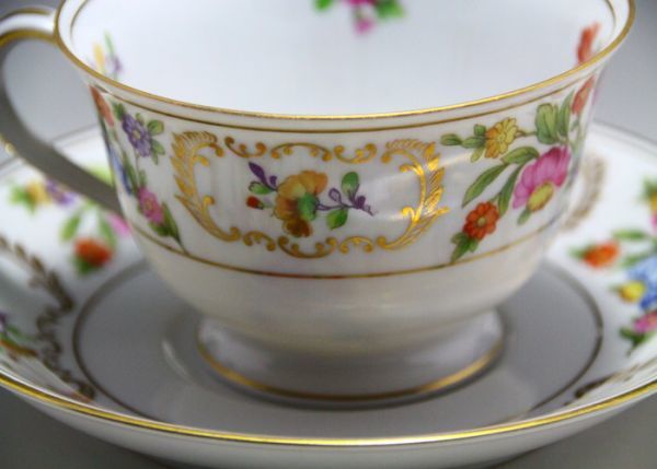 直販超特価 【香】茶道具 加藤籐城 白磁 七宝透 皆具 共箱 水指 建水