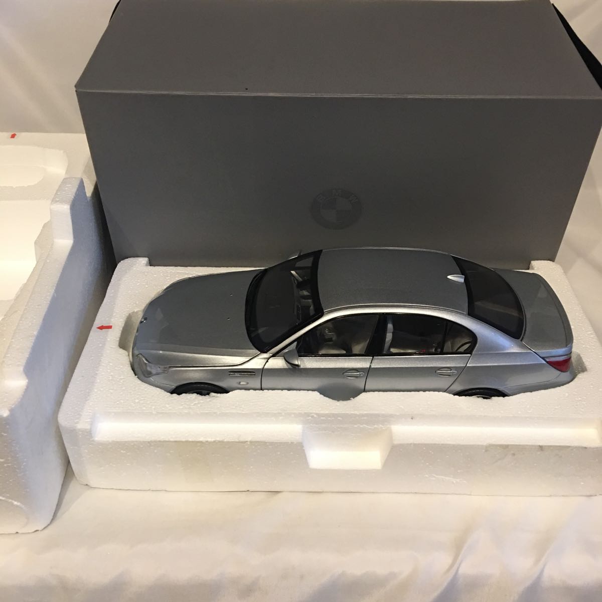 BMW ディーラー特注 1/18 京商製 M5 E60 シルバー 銀色 ミニカー 完成