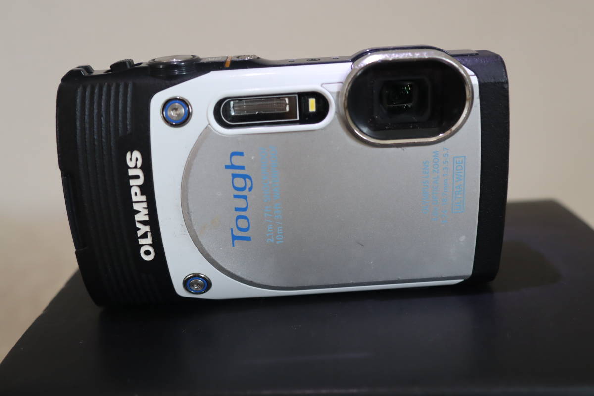 ★オリンパス　STYLUS　TG-850　コンパクト　デジタルカメラ★　水中撮影　広角 オリンパス STYLUS TG-850 タフ ホワイト（SD付き・1台）