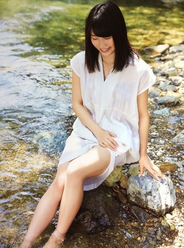 横山由依 ファースト写真集 ゆいはん ポスター付 AKB48 帯付き/ の入札
