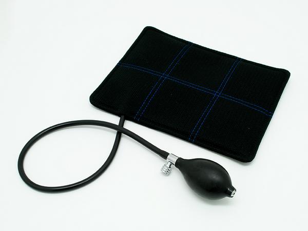 【高品質】 エア ランバーサポート ブラック/ブルーステッチ 手動式ポンプ 調節可能(シート)｜売買されたオークション情報、yahooの商品情報をアーカイブ公開 - オークファン その他