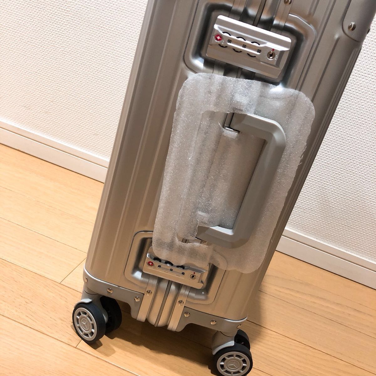 非売品 【ベンツ アルミ製スーツケース】 【新品】 ご覧いただき