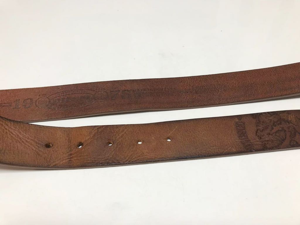 DIESEL メンズ モヒカンプリント レザーベルト 95 メンズ ディーゼル ベルト DIESEL（ディーゼル）の「メンズ モヒカンモチーフ バックル