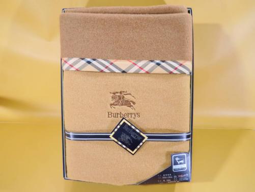 未使用 BURBERRY バーバリー 毛布 ウール100％ 西川産業 140cm