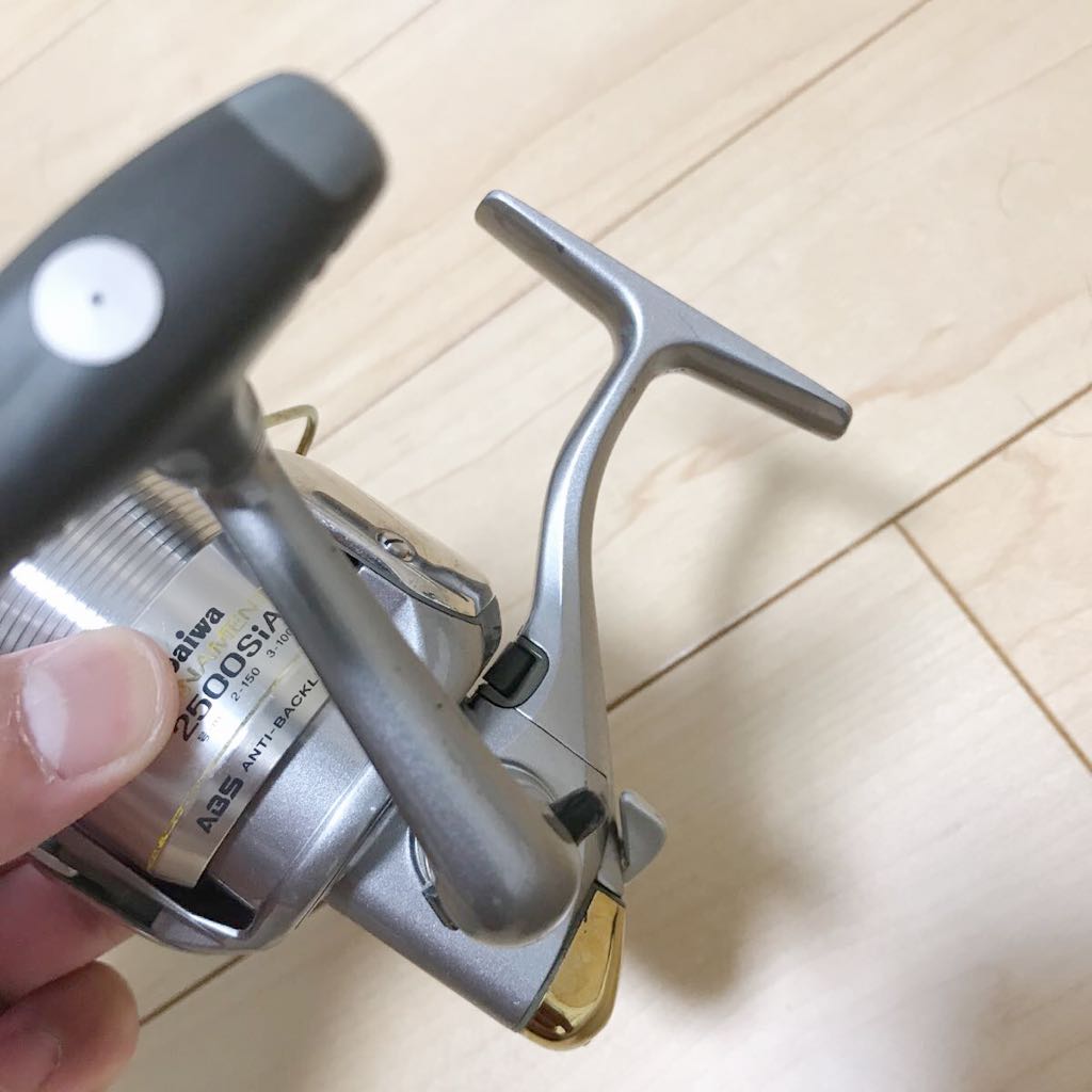 お得，大得価 美品！即決あり！ダイワ トーナメントz 2500sia 中古品 日本製 made in japan 当時最高級リール