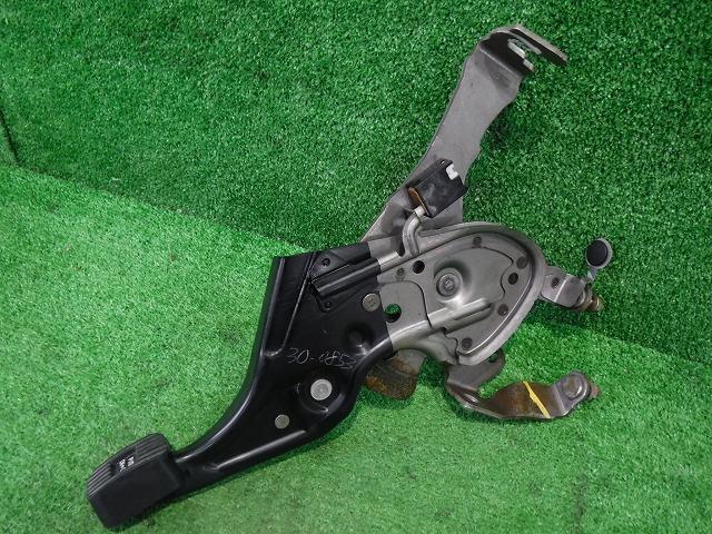 ファンカーゴ NCP20 NCP21 サイドブレーキペダル 46210-52020