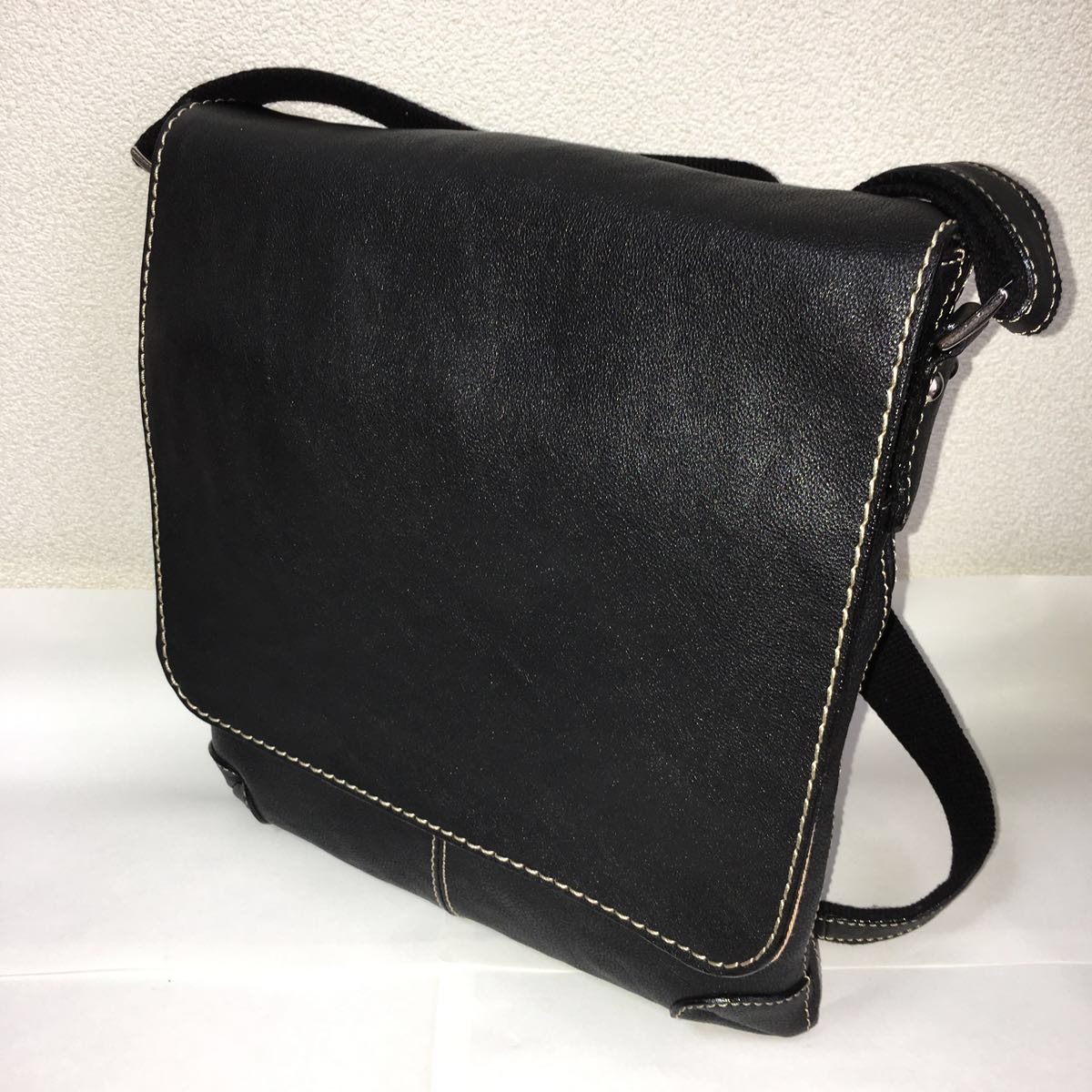 バンナイズ VanNuys 黒ショルダーバッグ