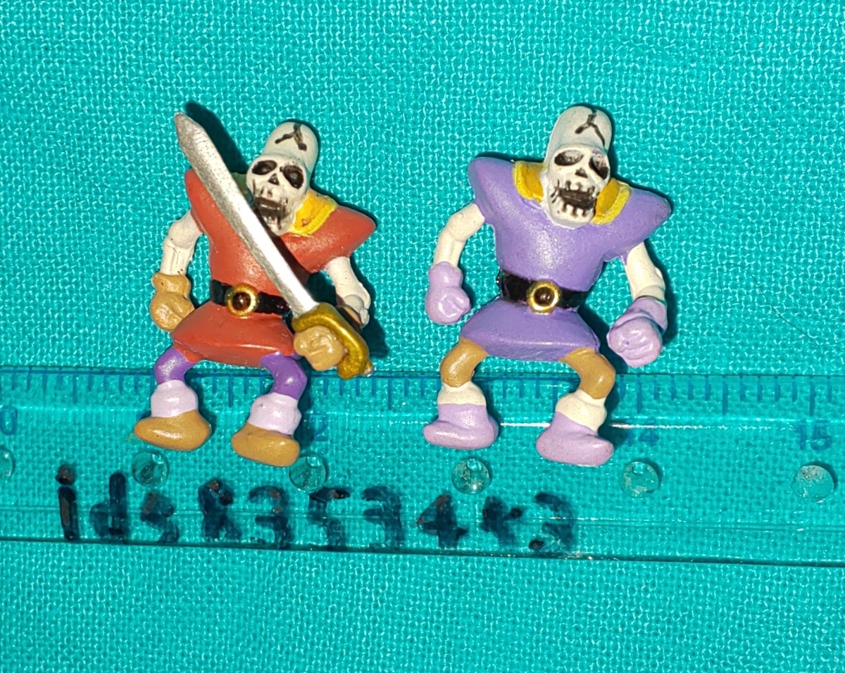 ドラゴンクエスト ナムコ Slちっちゃいシリーズ がいこつけんし しりょうのきし ドラクエ Dragonquest フィギュア ガイコツ剣士 死霊の騎士 ドラゴンクエスト 売買されたオークション情報 Yahooの商品情報をアーカイブ公開 オークファン Aucfan Com
