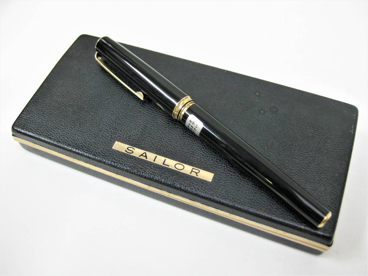 Sailor セーラー 万年筆 茶色 ゴールド 18k 刻印 ヴィンテージ Sailor セーラー 万年筆 茶色 ゴールド 18k 刻印 ヴィンテージ