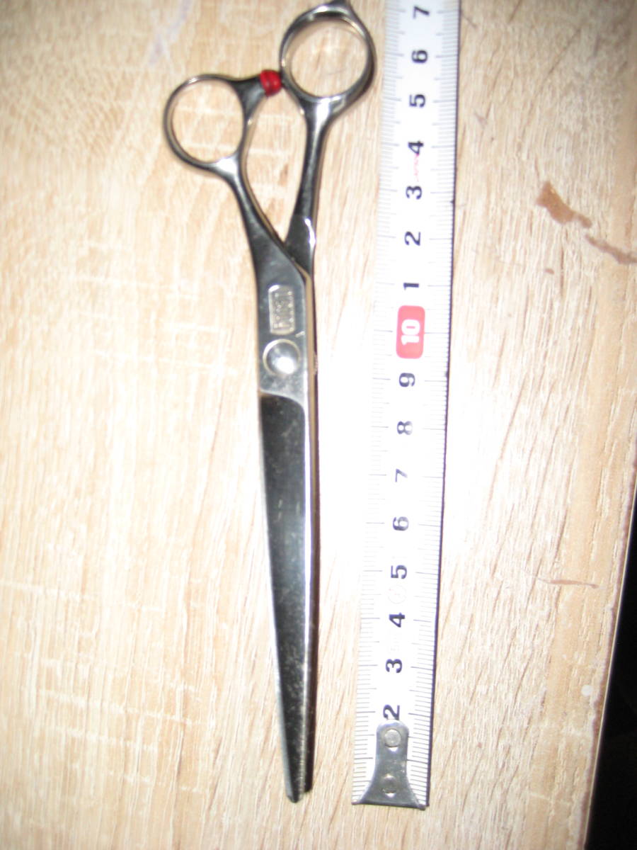 上條、理容、美容プロ用コバルトです。研磨されなくても普通に使えます。