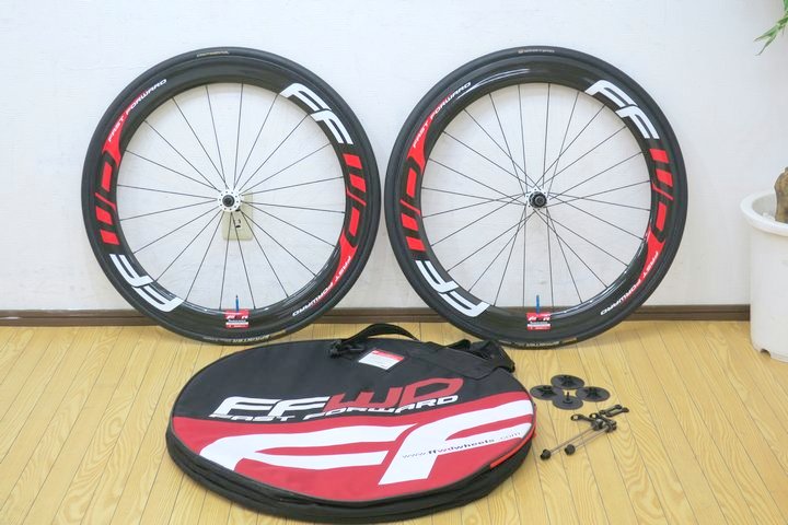 FFWD F4R-DT180 Carbon Ceramicホイール【ジャンク】
