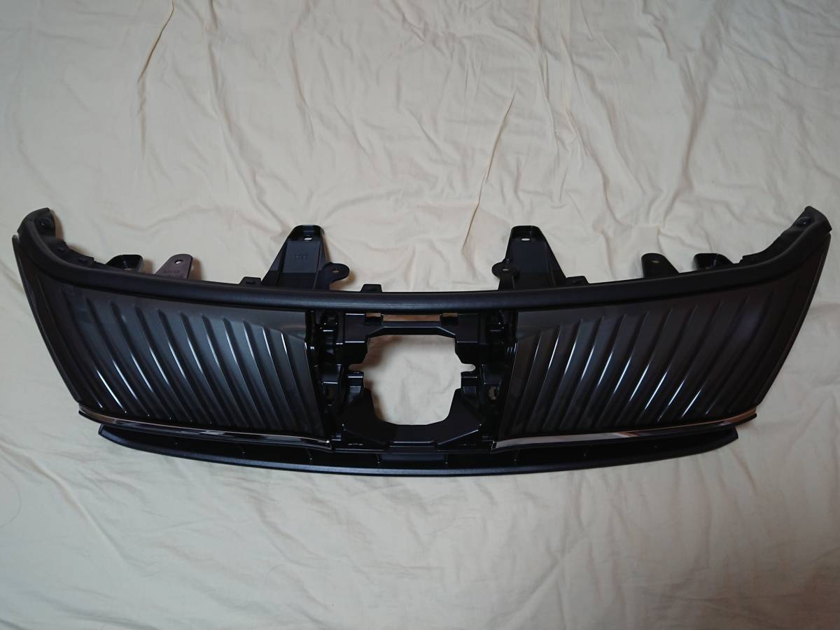美品 ハリアー 60 後期 ZSU60W ZSU65W 純正グリル 新車外し 60ハリアー