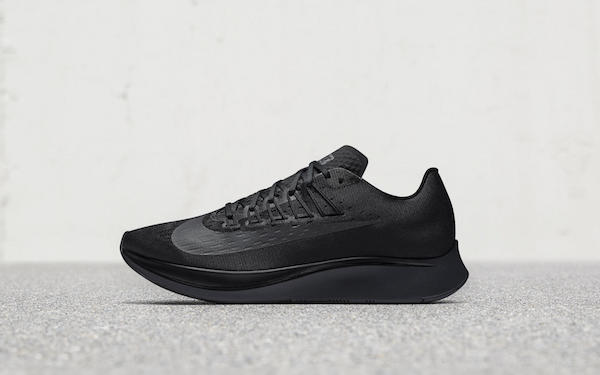 新品未使用 日本未発売 NIKE ZOOM FLY TRIPLE BLACK ナイキ ズームフライ トリプルブラック US9 27.0cm 880848-003 