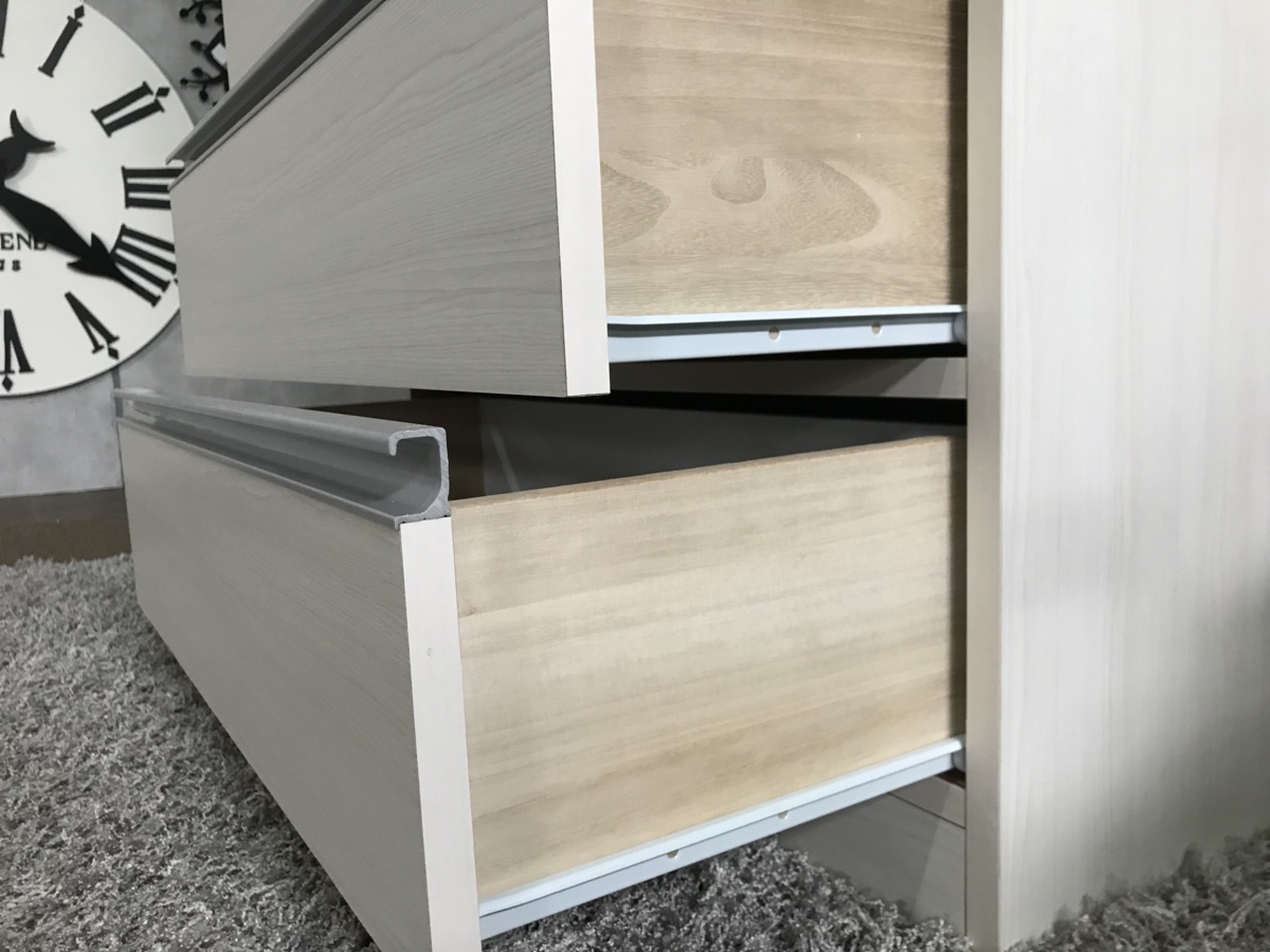 【国産】 タワーチェスト 80幅8段 高さ180㎝ チェスト ホワイト 完成品 モダンスタイル スカイ アウトレット/未使用 0921 C タワーチェスト チェスト タンス 奥行44.5アイクーリ 幅79.5 衣類