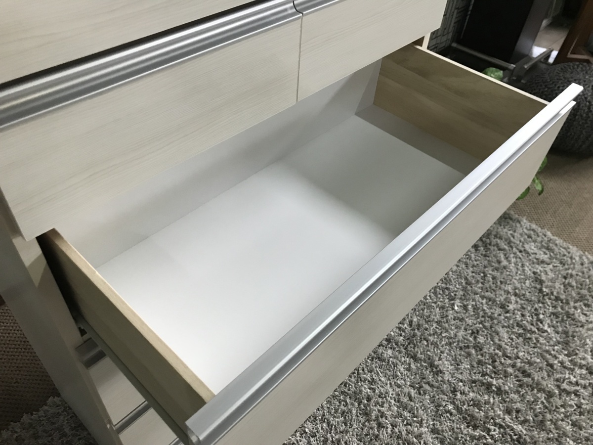 【国産】 タワーチェスト 80幅8段 高さ180㎝ チェスト ホワイト 完成品 モダンスタイル スカイ アウトレット/未使用 0921 C タワーチェスト チェスト タンス 奥行44.5アイクーリ 幅79.5 衣類