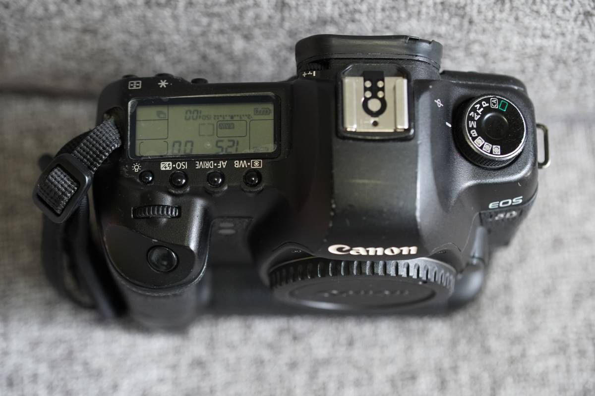 付属品多数】Canon EOS 5D Mark II ボディ（w/ バッテリーグリップ＋ 