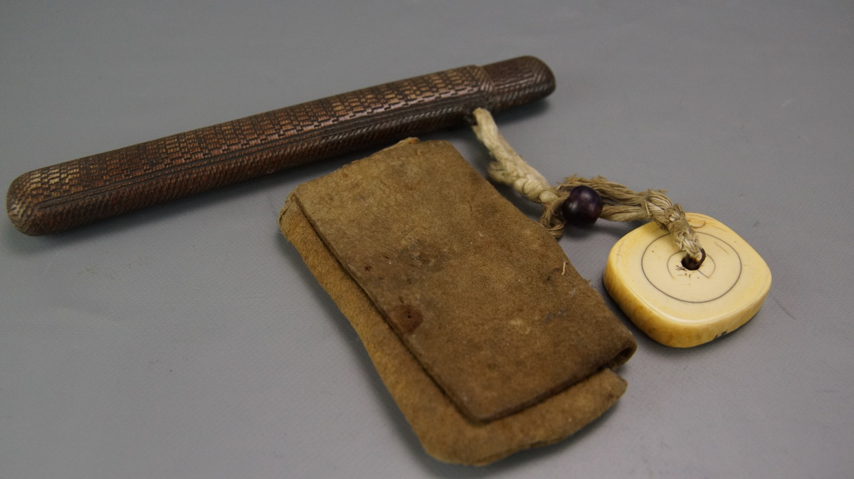 提げ物 籐編 古布 煙草入 瓢箪 緒締玉 瑪瑙 根付 古美術品 喫煙