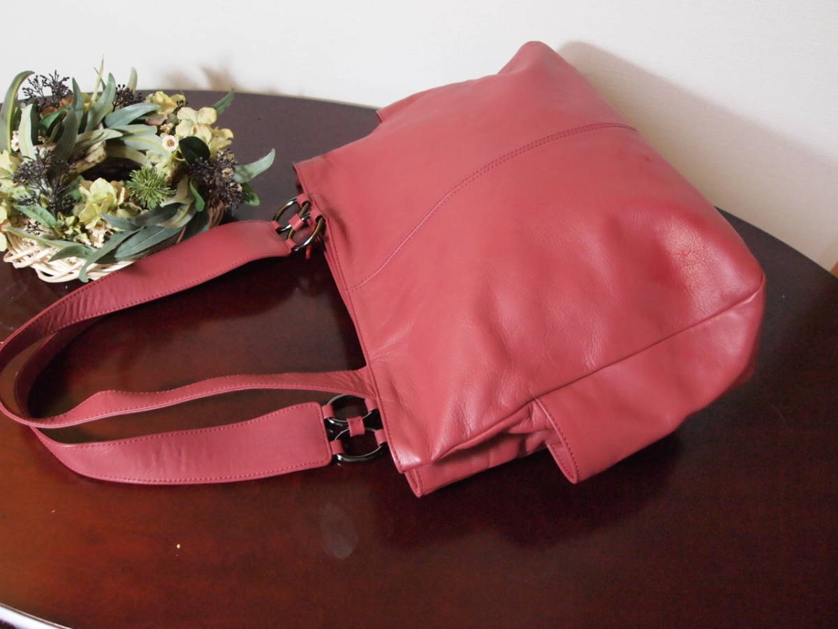 美品 濱野工藝 HAMANO 差し色 総革 カーフレザー ショルダーバッグ ワインレッド （ハマノ 濱野 濱野皮革工藝&frasl;HAMANO（オレンジ&frasl;橙色系）のフリマアイテム一覧 濱野皮革工藝 ハマノ 本革 レザー 濱野皮革