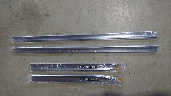 UStoyota純正サイドドアガーニッシュ未使用品 ZVW30プリウス用 US